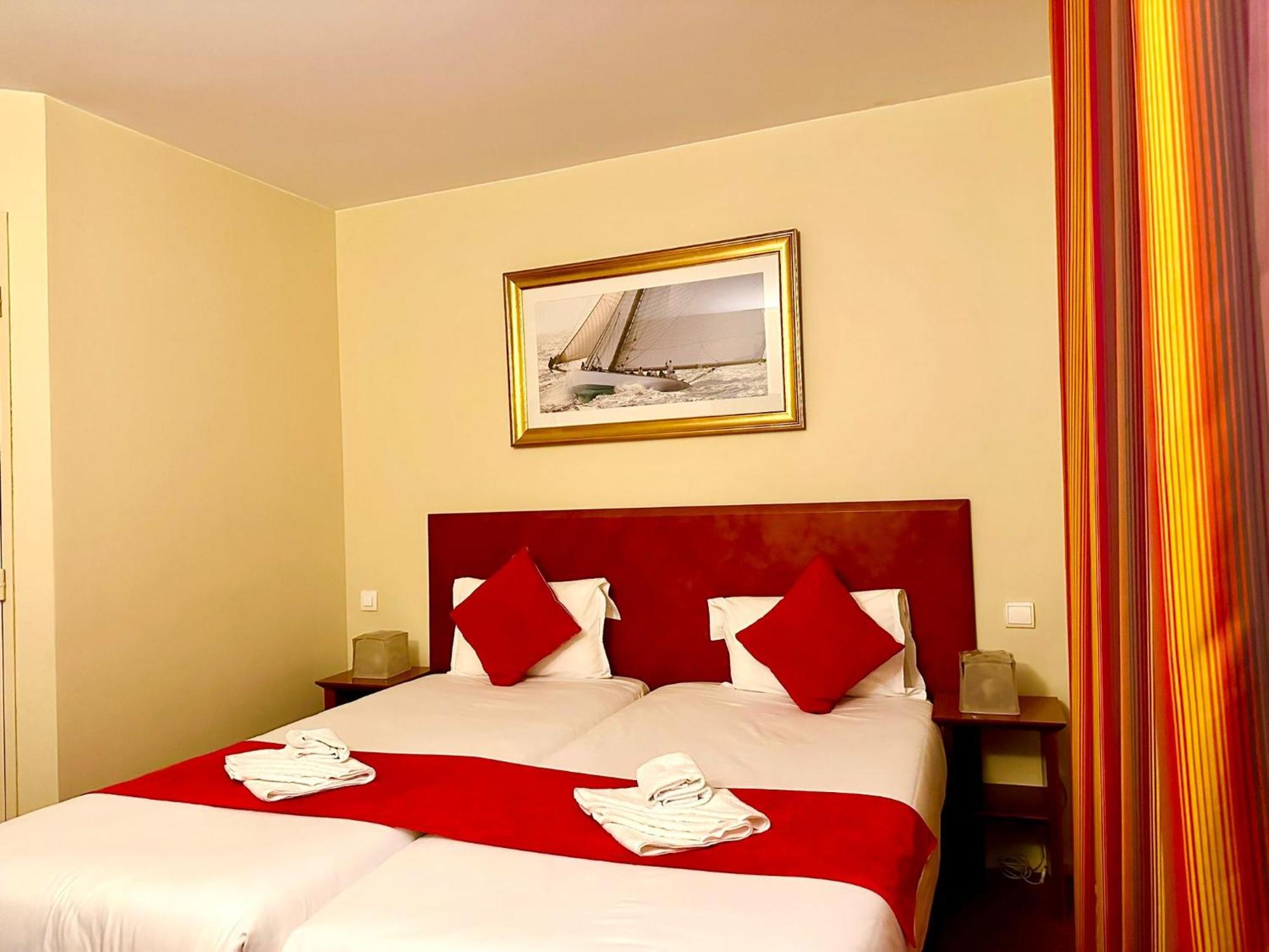 Hotel Bellevue Montmartre 3*